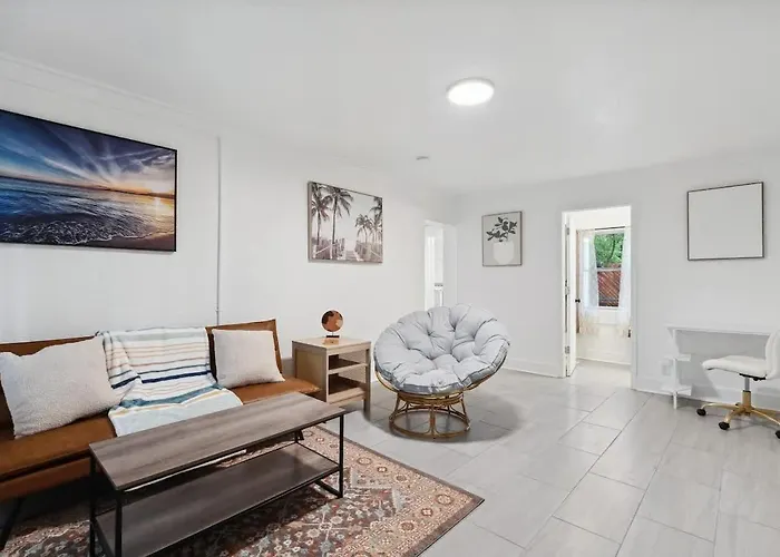 Pad 1br 1ba Modern Holiday home *