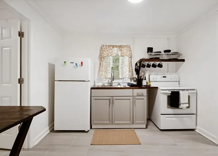 Pad 1br 1ba Modern