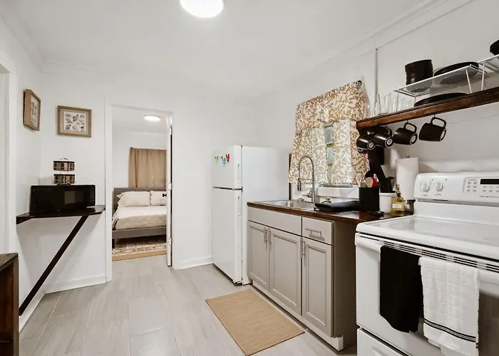 Pad 1br 1ba Modern *
