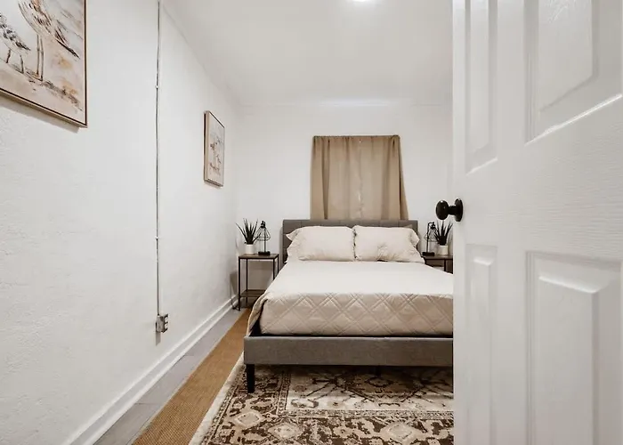 Pad 1br 1ba Modern
